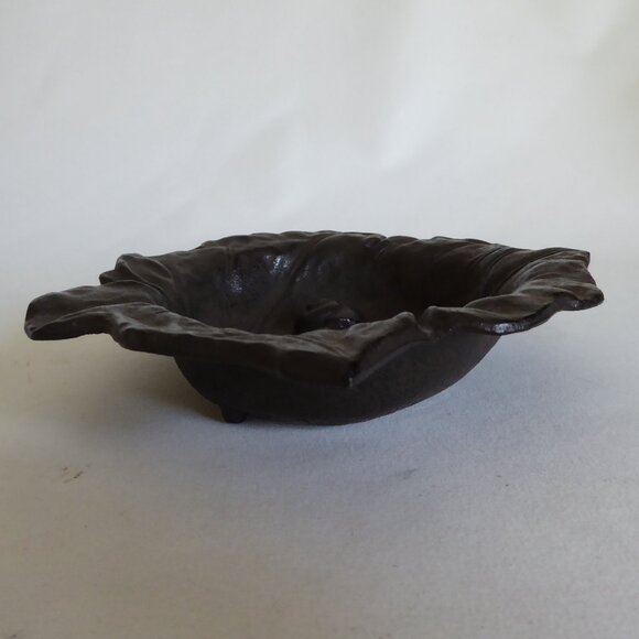 VINTAGE JAPAN JAPANESE CAST IRON LEAF WITH SNAIL DISH METAL DECORATIVE BOWL - Picture 6 of 9